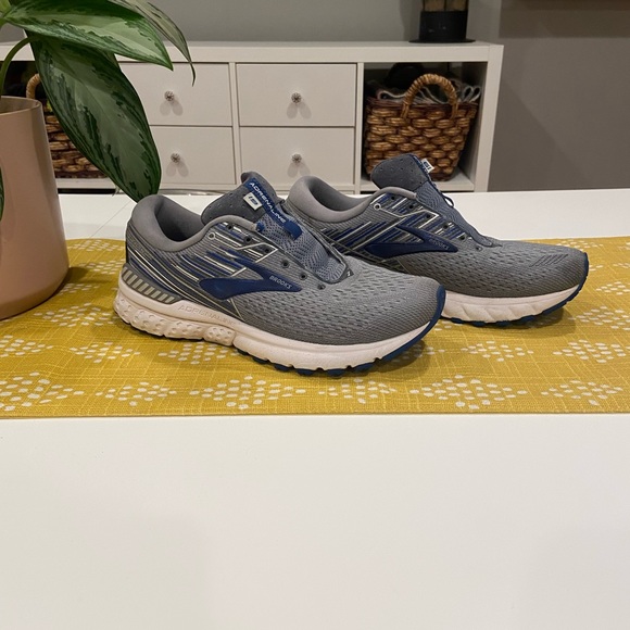 Brookes adrenaline 19’s - Picture 2 of 4